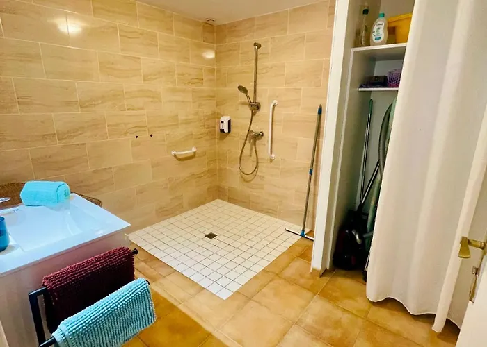 Les De La Richardiere