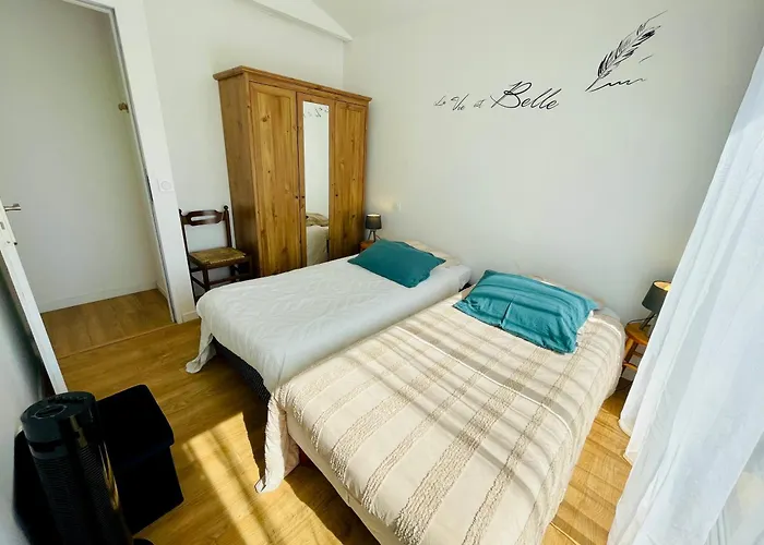 Les De La Richardiere *